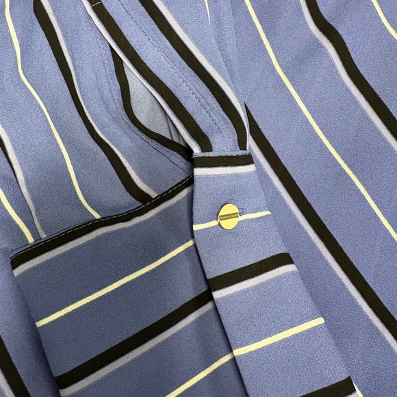 Lavender Blue Striped Long Sleeve High-low Blouse -Excellent condition -S - Picture 3 of 8